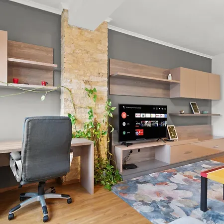 Baneasa Large And Cozy Appartement *